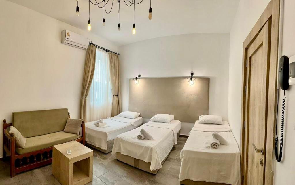 The Port Of Kyrenia Hotel Exterior foto